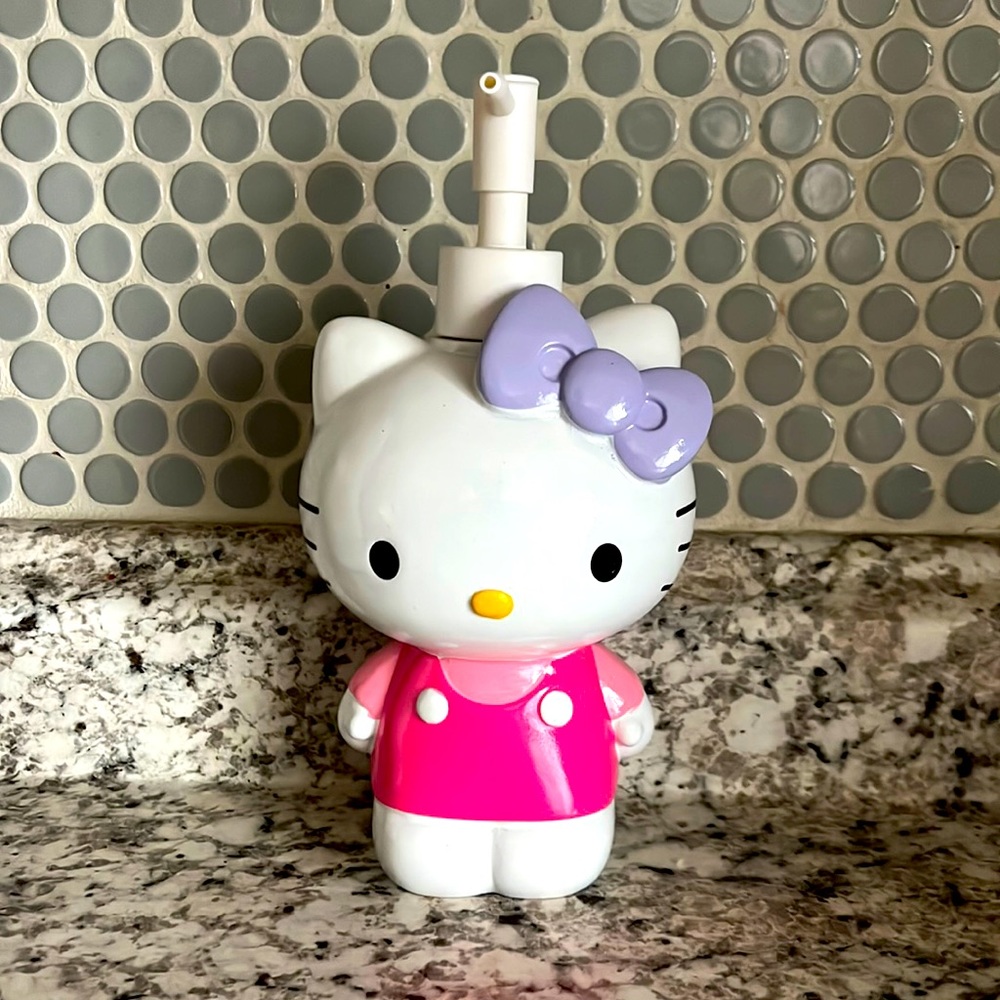 Hello kitty soap dispenser